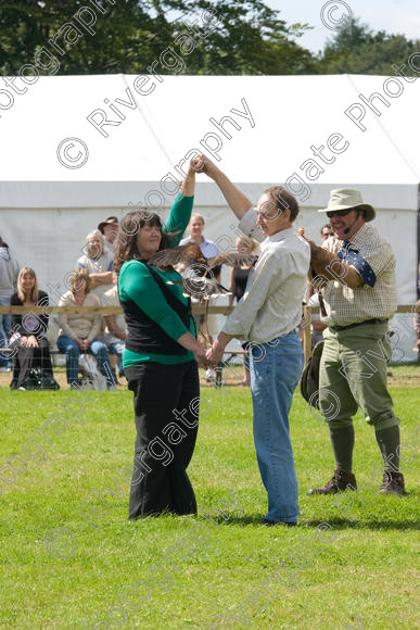 IMG 3512 
 Hatfield House Country Show 2008 Birds of Prey and Falconry 
 Keywords: Hatfield House Country Show, Birds of Prey, Falconry, Arena Demonstration, James McKay and son.